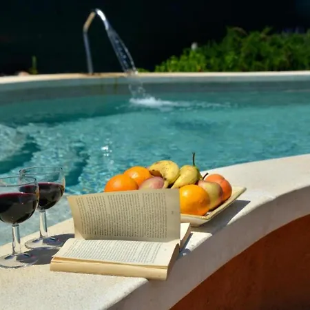 فندق مبيت وإفطار Authentic Istrian For Unforgettable فودنيان