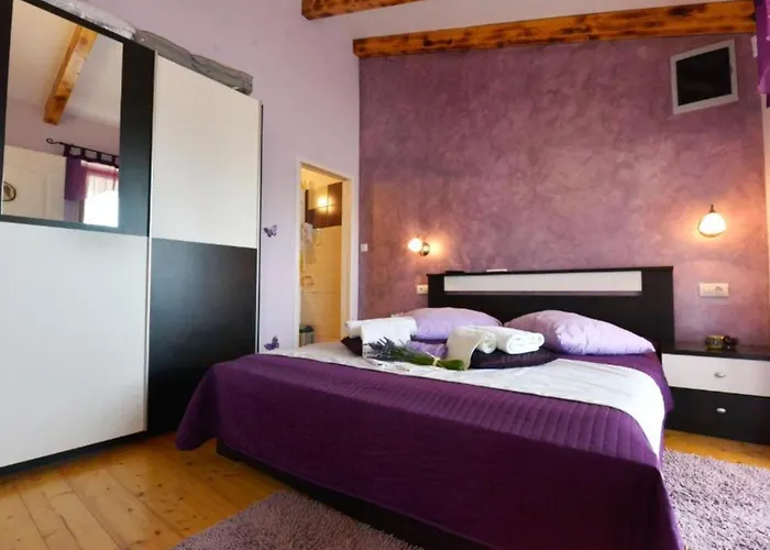 Authentic Istrian For Unforgettable B&B 보드냔