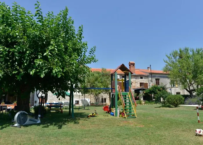 Authentic Istrian For Unforgettable B&B 보드냔